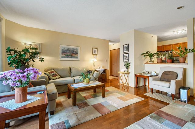 6500 Woodlake Drive 1003, Richfield, MN 55423