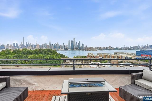 530 Gregory Avenue CP5, Weehawken, NJ 07086