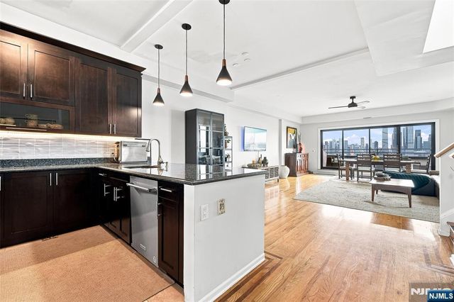 530 Gregory Avenue CP5, Weehawken, NJ 07086