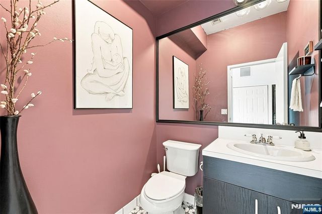 530 Gregory Avenue CP5, Weehawken, NJ 07086