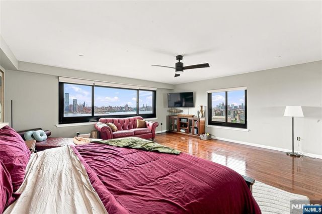 530 Gregory Avenue CP5, Weehawken, NJ 07086