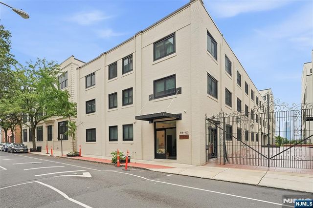 530 Gregory Avenue CP5, Weehawken, NJ 07086