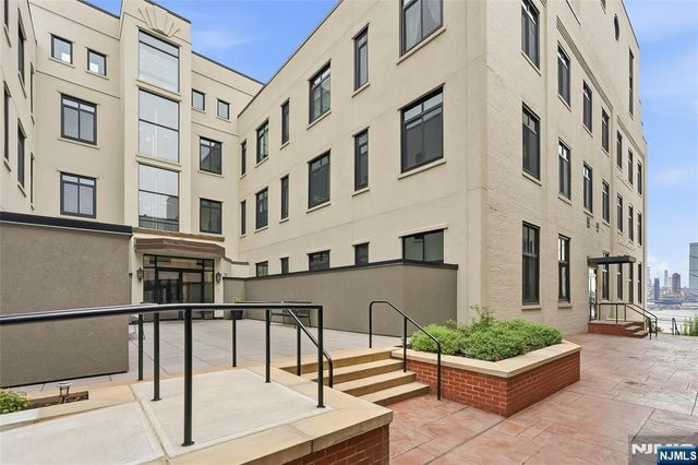 530 Gregory Avenue CP5, Weehawken, NJ 07086
