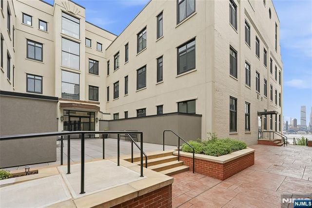 530 Gregory Avenue CP5, Weehawken, NJ 07086
