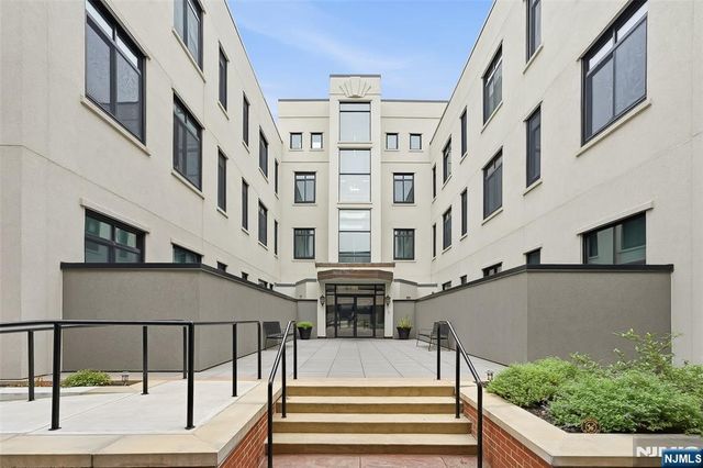 530 Gregory Avenue CP5, Weehawken, NJ 07086