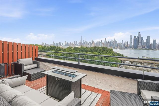 530 Gregory Avenue CP5, Weehawken, NJ 07086