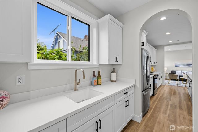 523 Bridges Avenue S, Kent, WA 98032