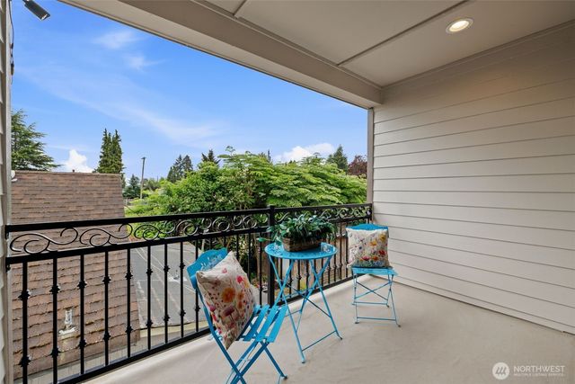 523 Bridges Avenue S, Kent, WA 98032