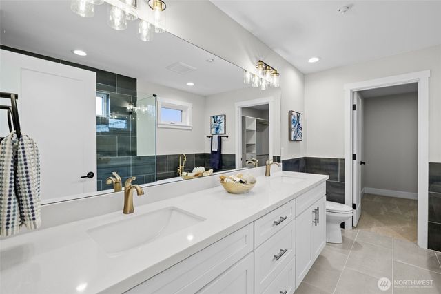 523 Bridges Avenue S, Kent, WA 98032