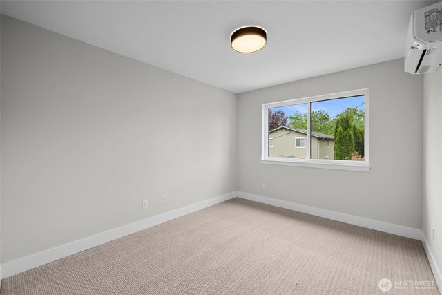 523 Bridges Avenue S, Kent, WA 98032