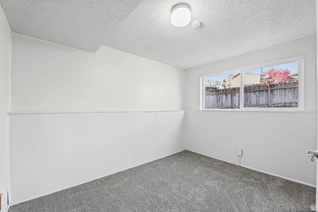 1105 E WEBSTER DR, Sandy, UT 84094