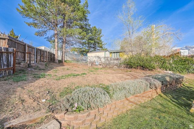 1105 E WEBSTER DR, Sandy, UT 84094