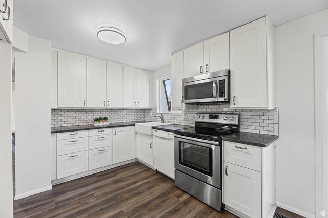 1105 E WEBSTER DR, Sandy, UT 84094