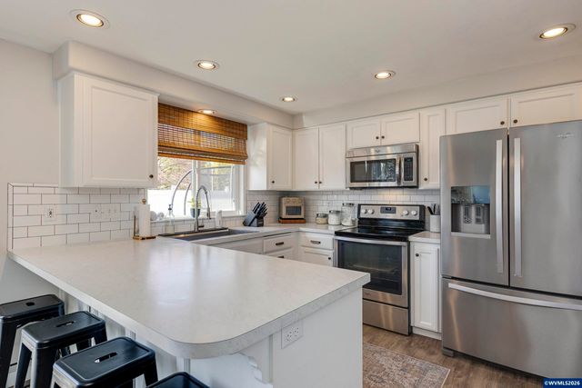 4602 Settlers Dr NE, Salem, OR 97305