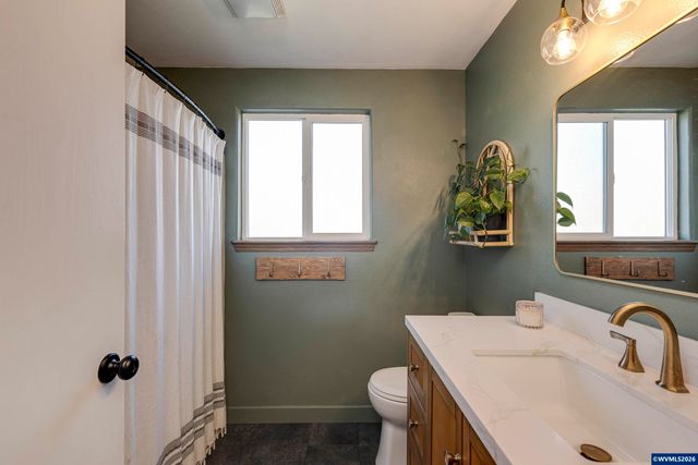 4602 Settlers Dr NE, Salem, OR 97305