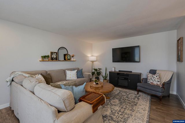 4602 Settlers Dr NE, Salem, OR 97305