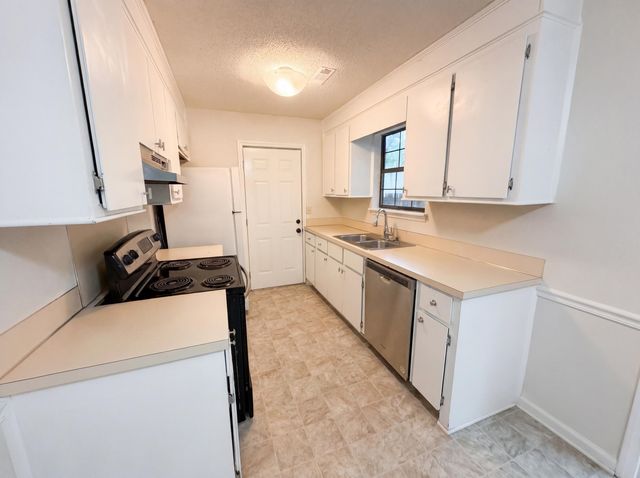 422 Allen Court, Ladson, SC 29456