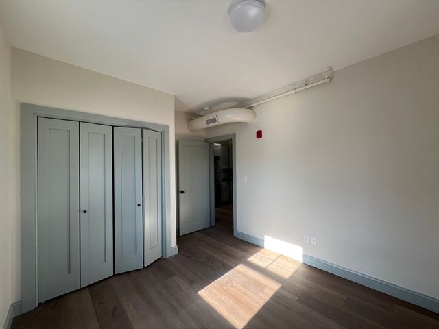 160 Seabury St 15, Fall River, MA 02720