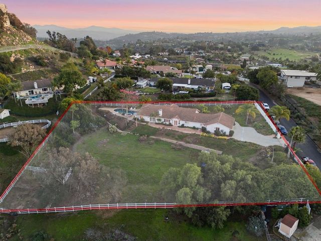 2449 Trails End, Fallbrook, CA 92028