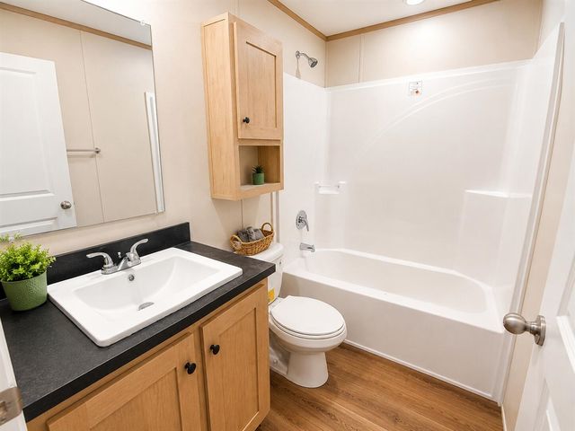 1206 Carl Court, Plainwell, MI 49080