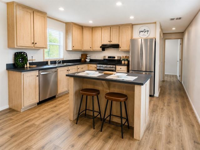 1206 Carl Court, Plainwell, MI 49080