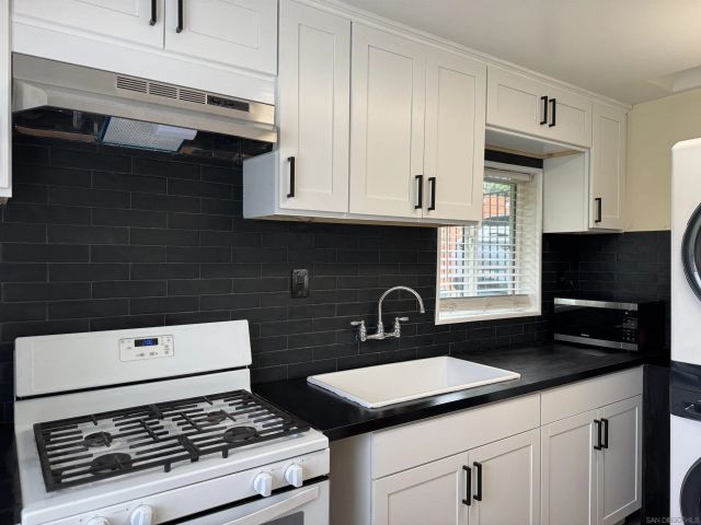 3669 Swift, San Diego, CA 92104