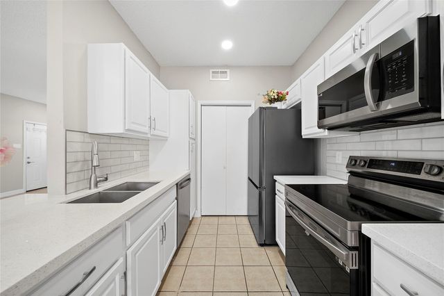 8257 Sands Point Drive 167, Houston, TX 77036