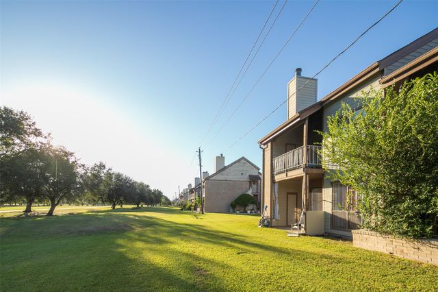 8257 Sands Point Drive 167, Houston, TX 77036