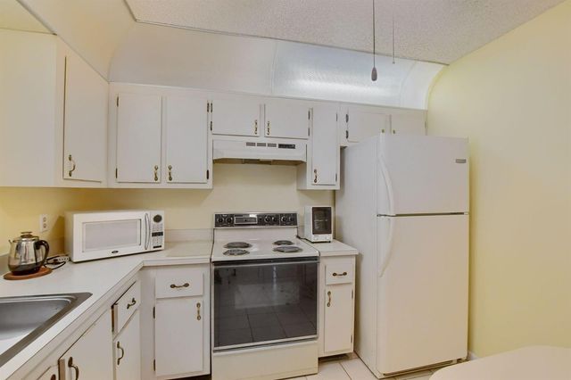 9244 Flynn Circle 4, Boca Raton, FL 33496