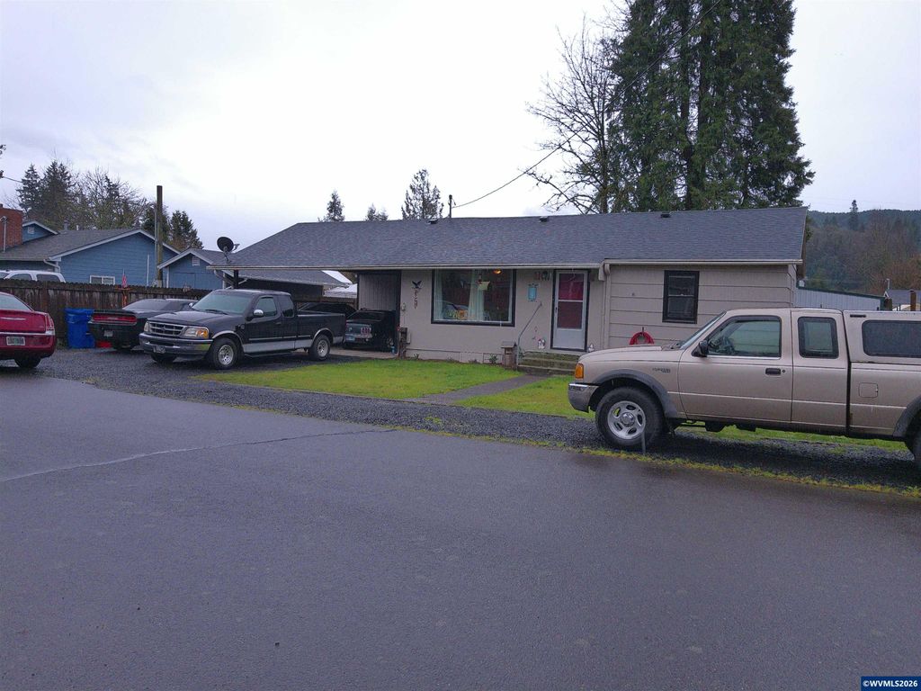 534 Birch St, Lyons, OR 97358
