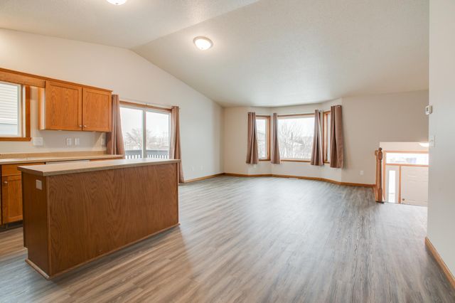 4743 Harvest Drive S, Fargo, ND 58104