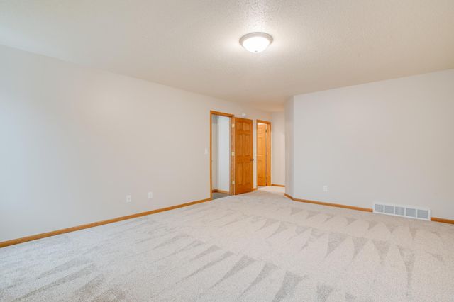 4743 Harvest Drive S, Fargo, ND 58104