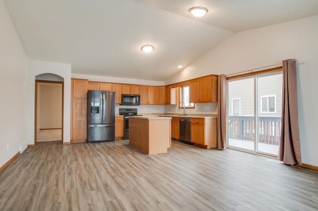 4743 Harvest Drive S, Fargo, ND 58104