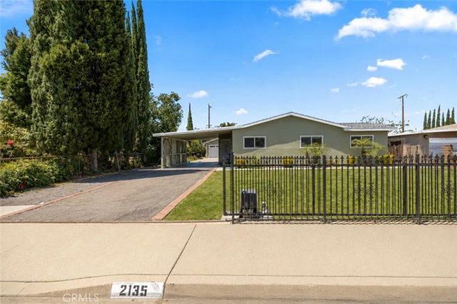 2135 Glenroy, Pomona, CA 91766