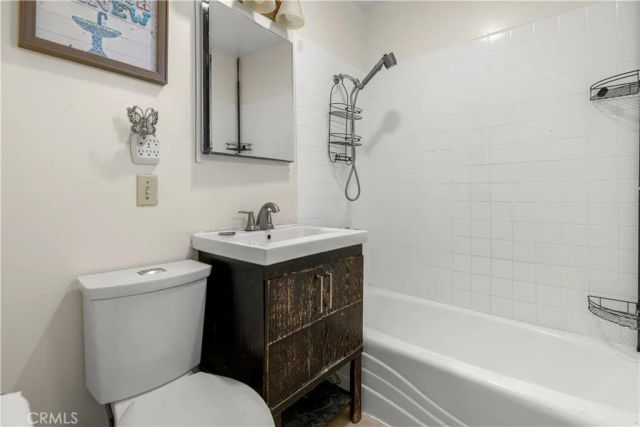 2135 Glenroy, Pomona, CA 91766
