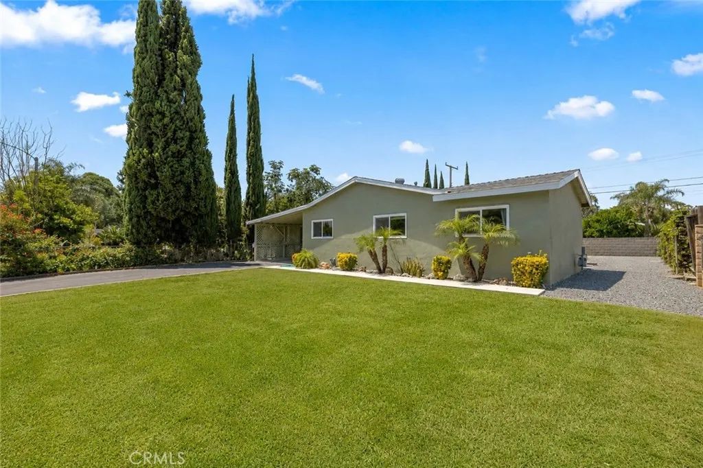 2135 Glenroy, Pomona, CA 91766