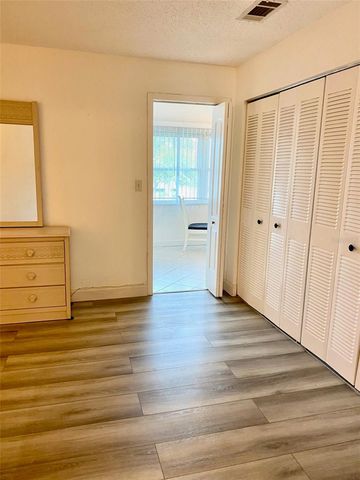 10032 65TH AVENUE N 17, St Petersburg, FL 33708