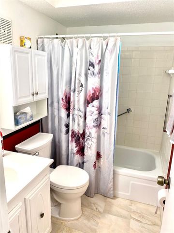 10032 65TH AVENUE N 17, St Petersburg, FL 33708