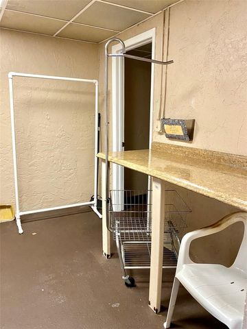 10032 65TH AVENUE N 17, St Petersburg, FL 33708