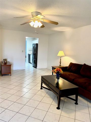 10032 65TH AVENUE N 17, St Petersburg, FL 33708