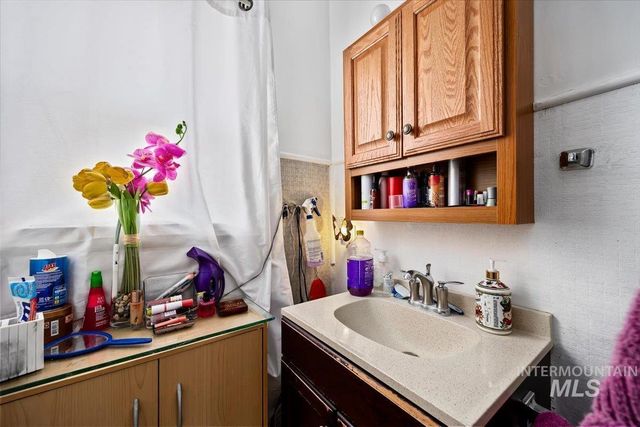 403 Filer Ave W, Twin Falls, ID 83301