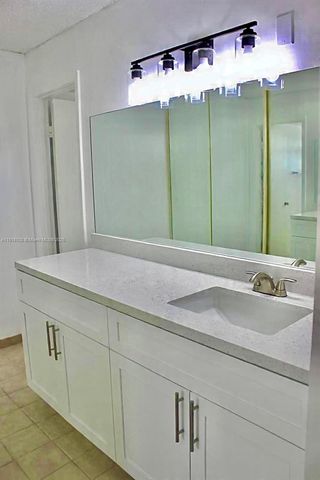 1751 NW 75th Ave 211, Plantation, FL 33313