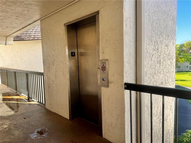 1751 NW 75th Ave 211, Plantation, FL 33313