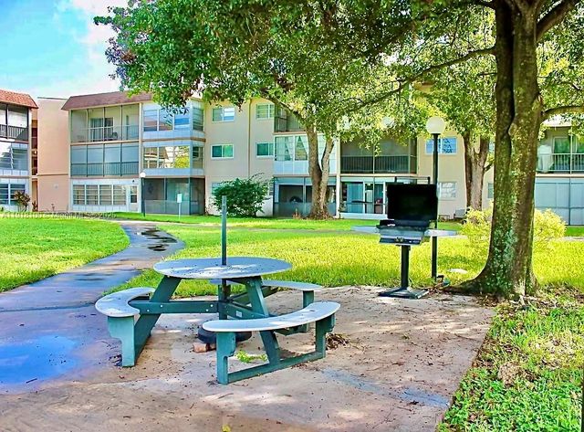 1751 NW 75th Ave 211, Plantation, FL 33313