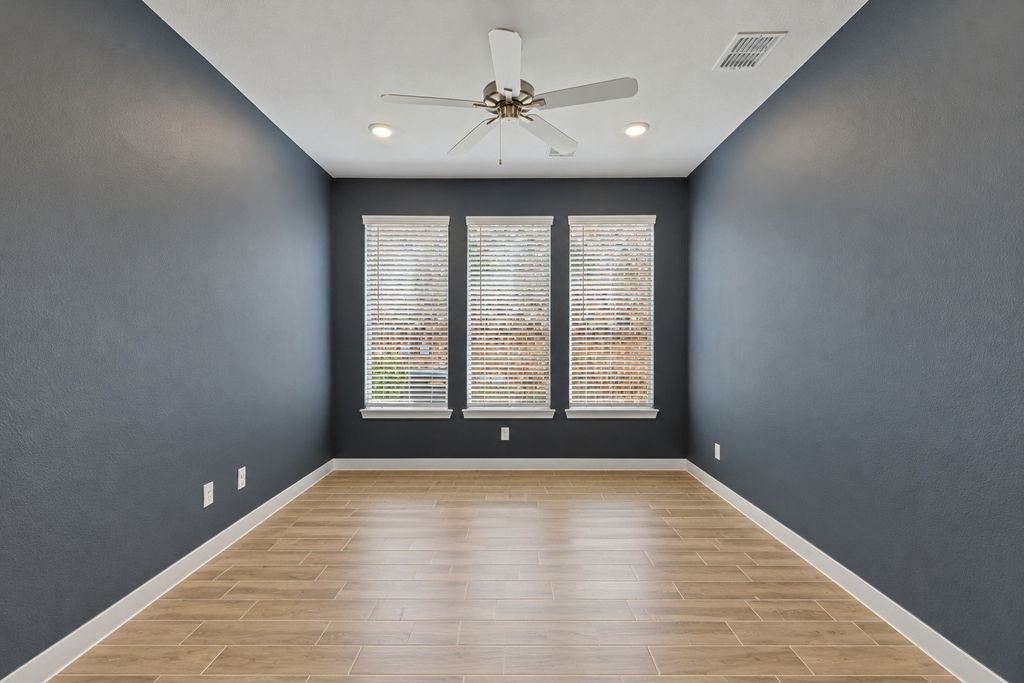 129 Invermore Drive, Little Elm, TX 75068 — photo 5