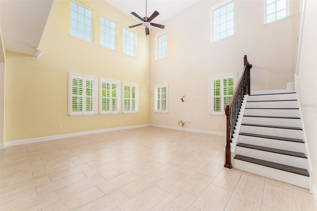 5301 FISHHAWK RIDGE DR, Lithia, FL 33547
