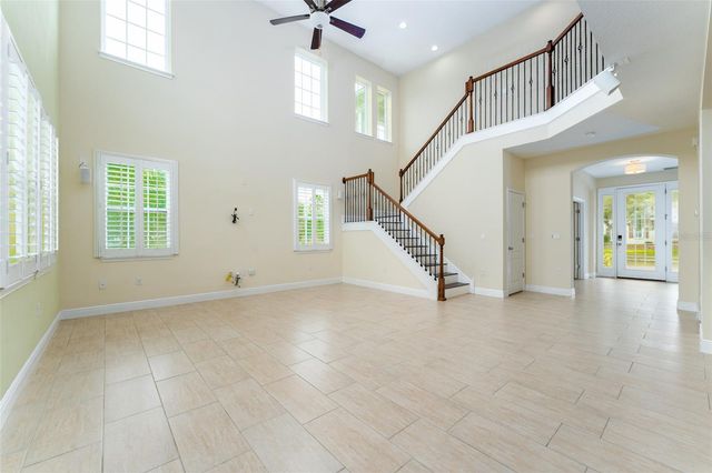 5301 FISHHAWK RIDGE DR, Lithia, FL 33547