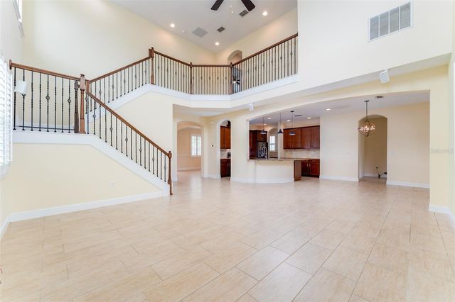 5301 FISHHAWK RIDGE DR, Lithia, FL 33547