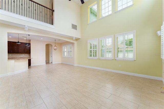 5301 FISHHAWK RIDGE DR, Lithia, FL 33547