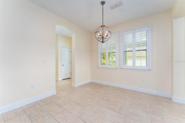 5301 FISHHAWK RIDGE DR, Lithia, FL 33547